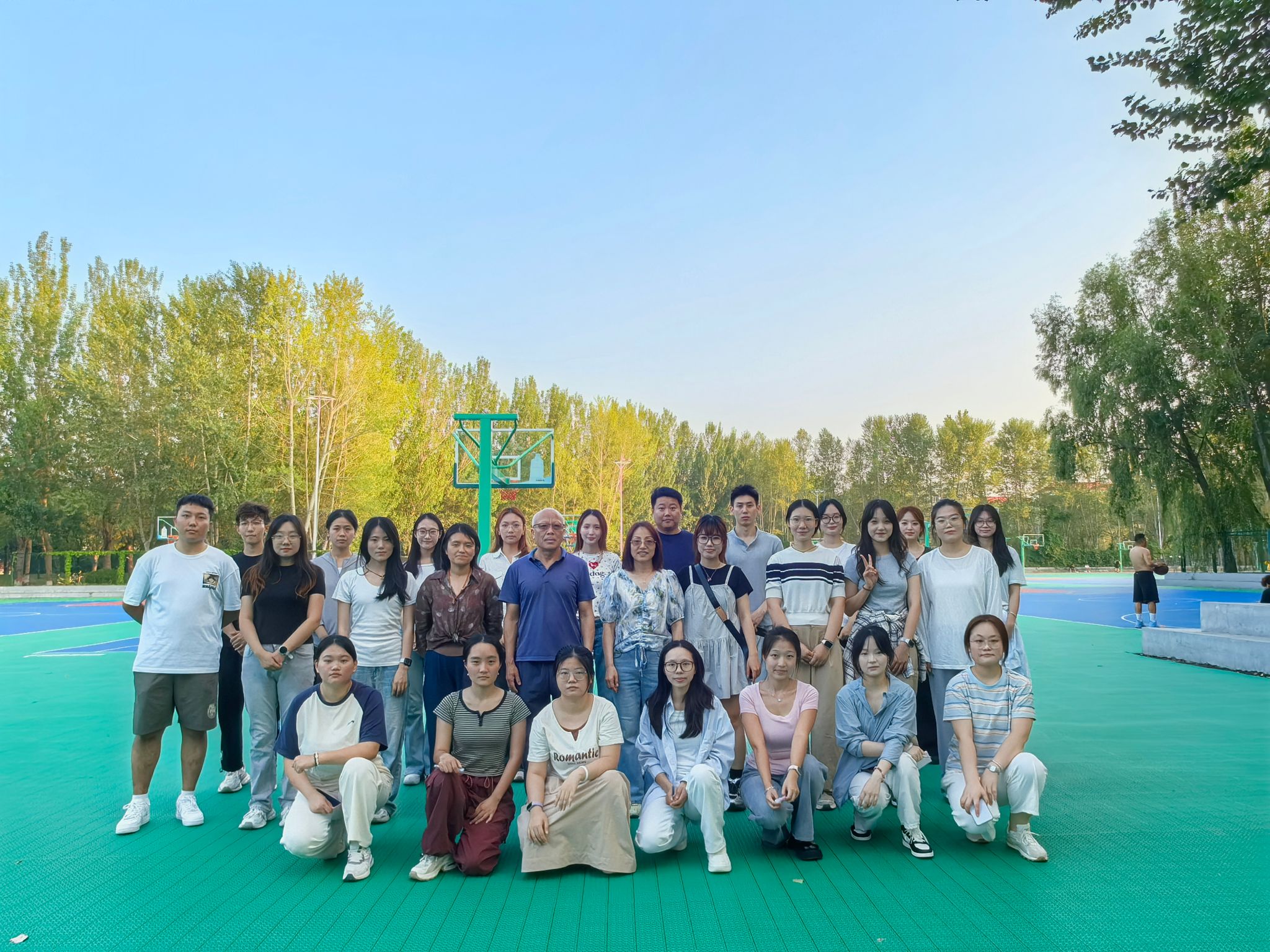 凝聚青春力量 携手扬帆起航——高等教育研究中心开展2025级教育学研究生新生素质拓展训练